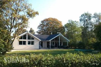 Behindertengerechtes Luxusferienhaus Nr. 321 mit Pool und Poollift für 16 Personen in Dronningmølle bei Gilleleje, Nordseeland, Dänemark