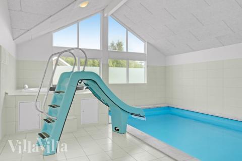 Der schicke Pool im Luxusferienhaus Nr. 323 für 16 Personen