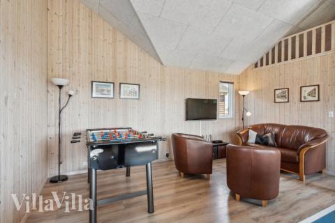 Aktivitätsraum im Luxusferienhaus Nr. 324 mit 7 Schlafzimmern und Platz für 18 Gäste.