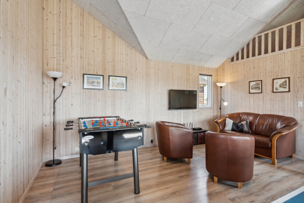 Aktivitätsraum im Luxusferienhaus Nr. 324 mit 7 Schlafzimmern und Platz für 18 Gäste.
