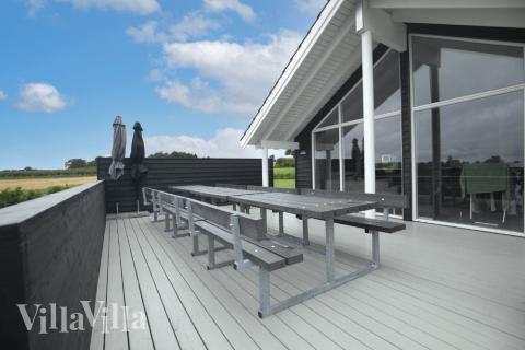 Das Luxusferienhaus Nr. 327 hat eine tolle Terrasse, die mit hochwertigen Gartenmöbeln für 14 Personen ausgestattet ist.