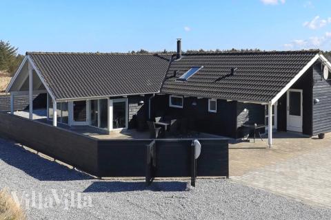 Diese schicke Haus mit Whirlpool Nr. 326 mit Platz für 12 Personen liegt in Nordjütland
