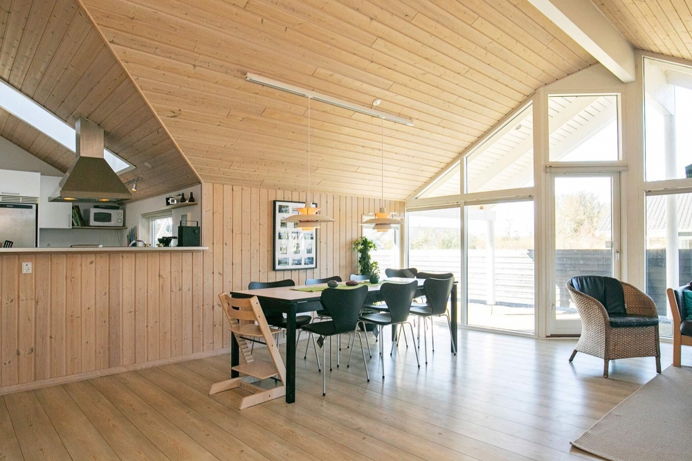 Aufenthaltsraum mit Platz für 12 im Luxusferienhaus Nr. 326.