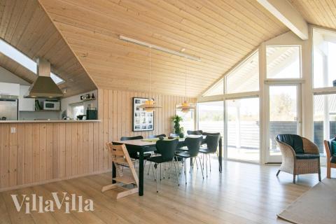 Aufenthaltsraum mit Platz für 12 im Luxusferienhaus Nr. 326.