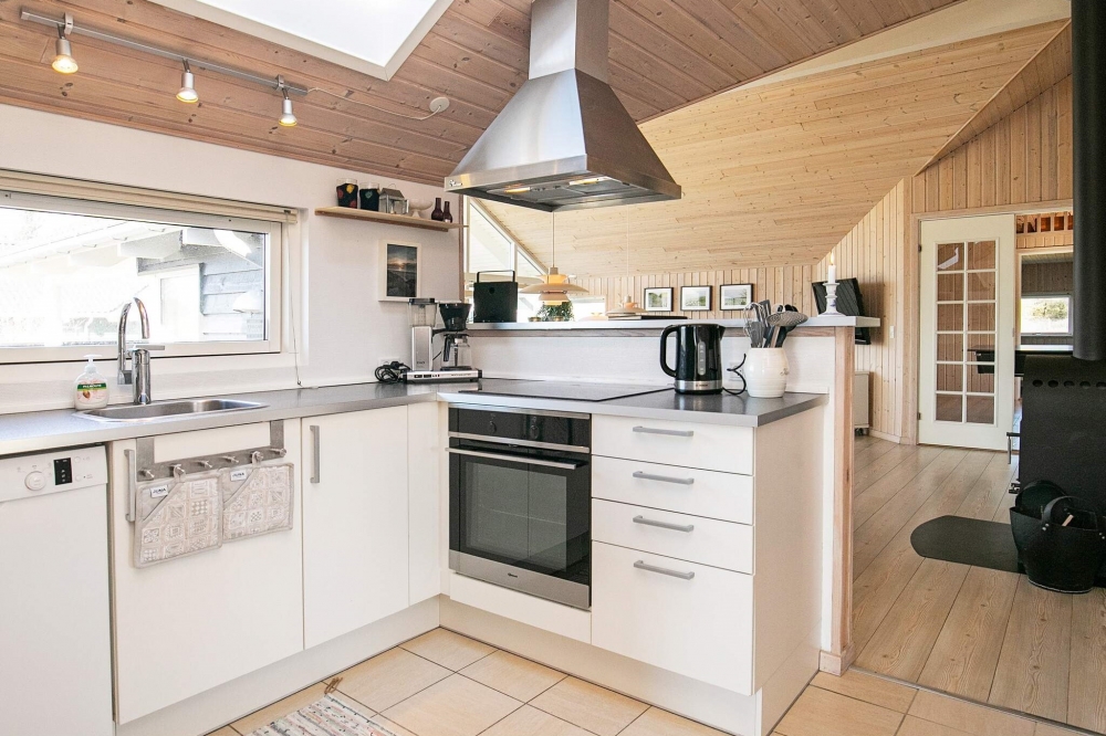 Die Küche in dem Luxusferienhaus Nr. 326 ist so gut ausgestattet, dass man problemlos Mahlzeiten für 12 Personen zubereiten kann.