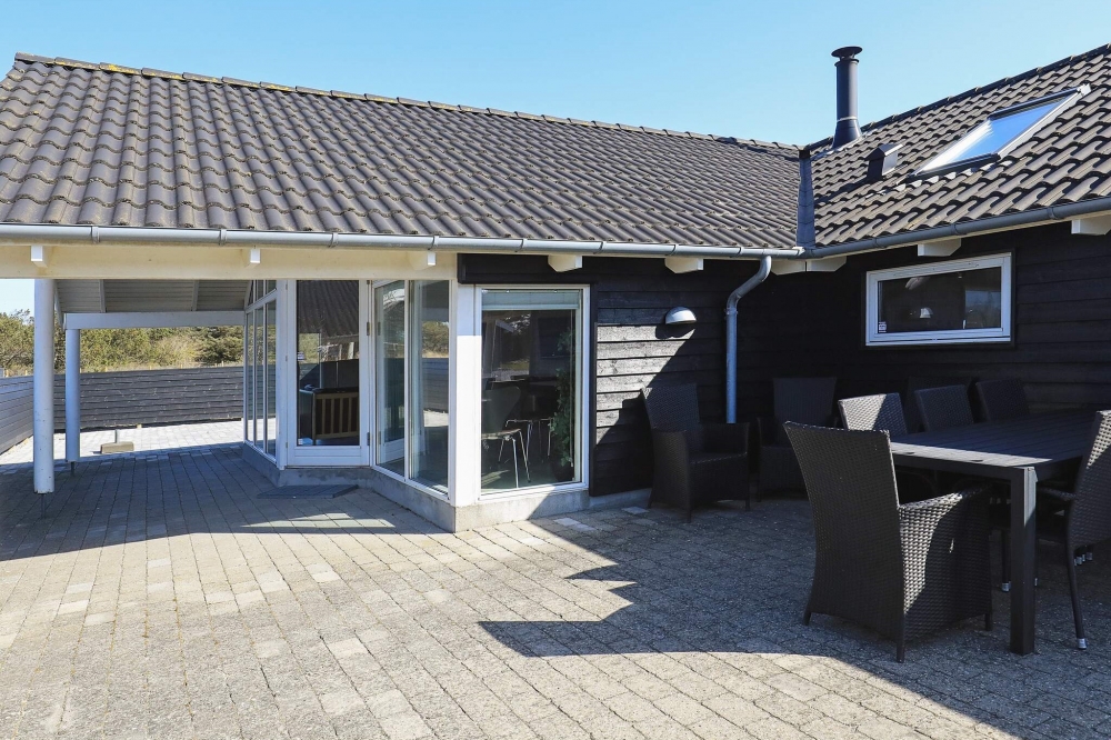 Das Luxusferienhaus Nr. 326 hat eine tolle Terrasse, die mit hochwertigen Gartenmöbeln für 12 Personen ausgestattet ist.