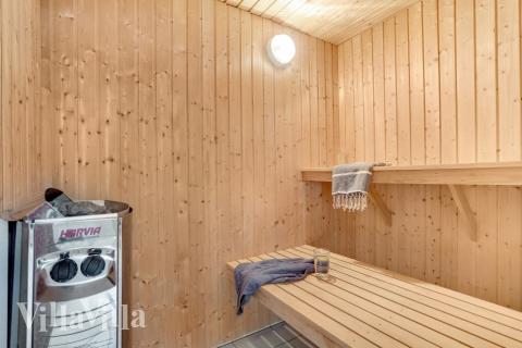 Genießen Sie die heiße Sauna im Luxusferienhaus Nr. 328 für 18 Personen