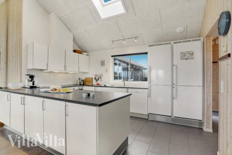 Die Küche in dem Luxusferienhaus Nr. 328 ist so gut ausgestattet, dass man problemlos Mahlzeiten für 18 Personen zubereiten kann.