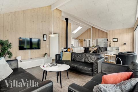 Die Couchecke im Luxusferienhaus Nr. 328 in Westjütland.