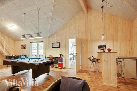 Aktivitätsraum im Luxusferienhaus Nr. 330 mit 9 Schlafzimmern und Platz für 24 Gäste.