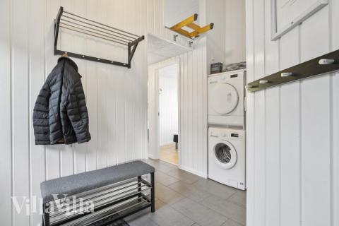 Der geräumige Eingangsbereich im Luxusferienhaus Nr. 332 in Westjütland