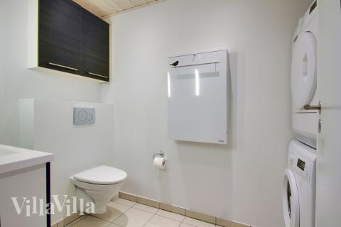 Eines der Badezimmer im Luxusferienhaus Nr. 335