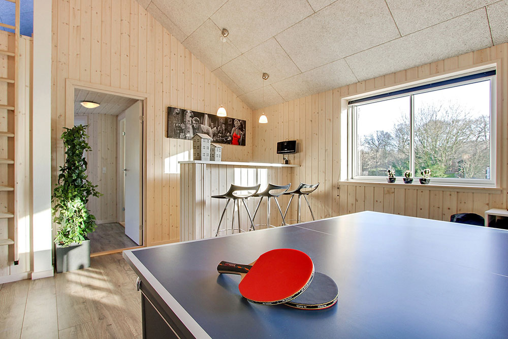 Neben den vielen schönen Stunden, die man im Poolbereich des Hauses verbringen kann, bietet das Luxusferienhaus 337 auch Spielevergnügen bei Billard/Tischtennis und Darts