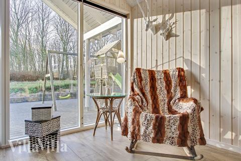 Aufenthaltsraum mit Platz für 16 im Luxusferienhaus Nr. 337.