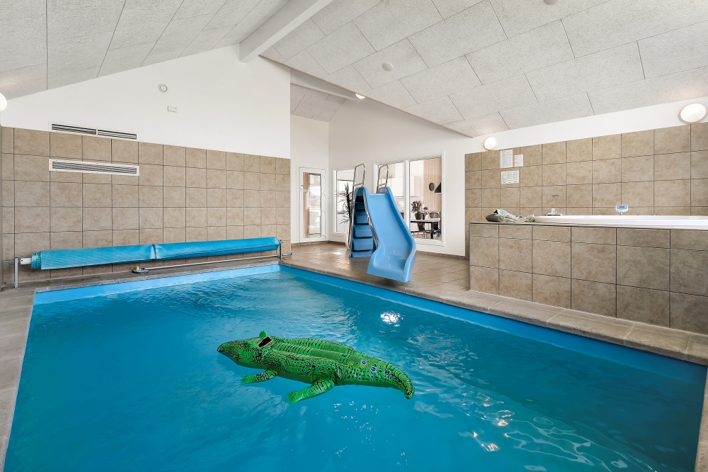 Der schicke Pool im Luxusferienhaus Nr. 338 für 16 Personen
