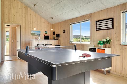 Aktivitätsraum im Luxusferienhaus Nr. 338 mit 6 Schlafzimmern und Platz für 16 Gäste.