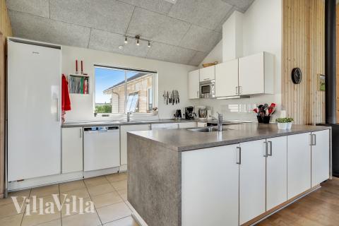 Die Küche in dem Luxusferienhaus Nr. 338 ist so gut ausgestattet, dass man problemlos Mahlzeiten für 16 Personen zubereiten kann.