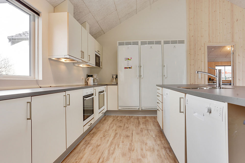 Die Küche in dem Luxusferienhaus Nr. 340 ist so gut ausgestattet, dass man problemlos Mahlzeiten für 22 Personen zubereiten kann.