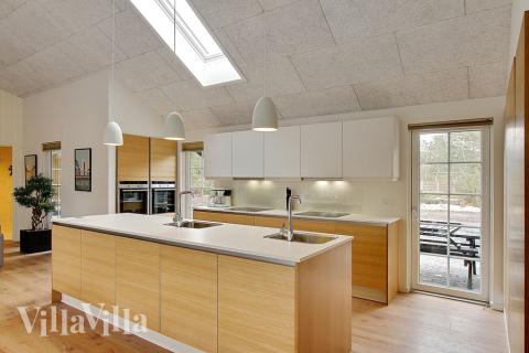 Die Küche in dem Luxusferienhaus Nr. 342 ist so gut ausgestattet, dass man problemlos Mahlzeiten für 24 Personen zubereiten kann.