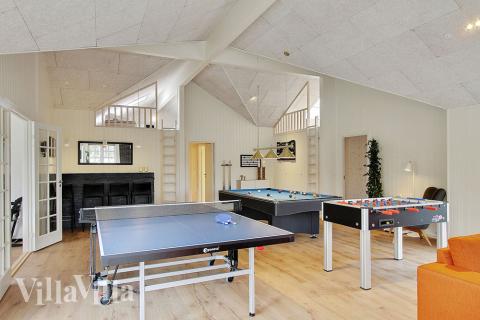 Neben den vielen schönen Stunden, die man im Poolbereich des Hauses verbringen kann, bietet das Luxusferienhaus 342 auch Spielevergnügen bei Billard/Tischtennis und Darts