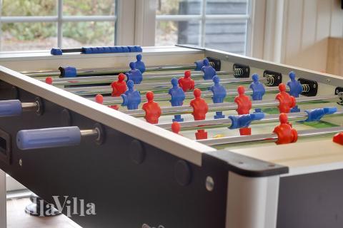 Aktivitätsraum im Luxusferienhaus Nr. 342 mit 9 Schlafzimmern und Platz für 24 Gäste.