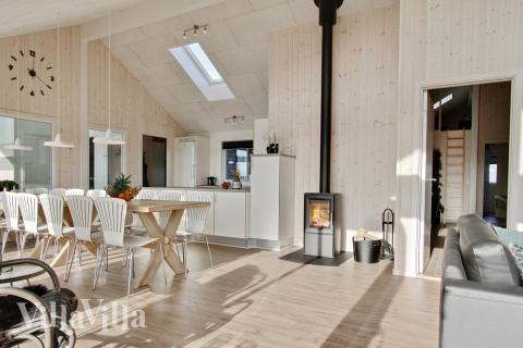 Aufenthaltsraum mit Platz für 16 im Luxusferienhaus Nr. 345.