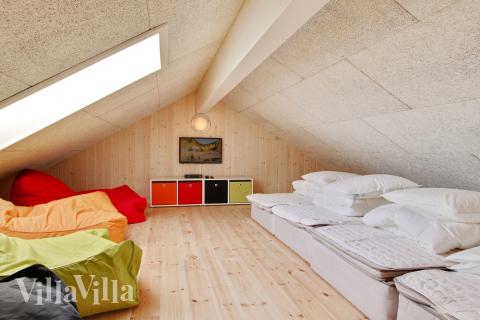 Einige der 16 Schlafgelegenheiten befinden sich im Luxusferienhaus Nr. 345 auf dem ausgebauten Dachboden