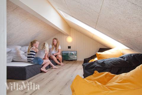 Einige der 18 Schlafgelegenheiten befinden sich im Luxusferienhaus Nr. 347 auf dem ausgebauten Dachboden