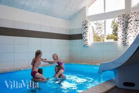 Der schicke Pool im Luxusferienhaus Nr. 347 für 18 Personen