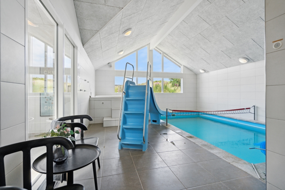 Der schicke Pool im Luxusferienhaus Nr. 348 für 20 Personen