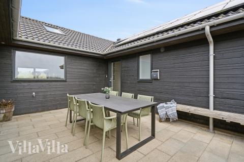 Dieses schöne Poolhaus Nr. 348 mit Platz für 20 Personen liegt in Westjütland