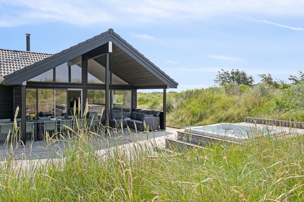 Das Luxusferienhaus Nr. 348 hat eine tolle Terrasse, die mit hochwertigen Gartenmöbeln für 20 Personen ausgestattet ist.