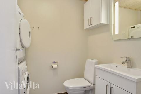 Eines der Badezimmer im Luxusferienhaus Nr. 351