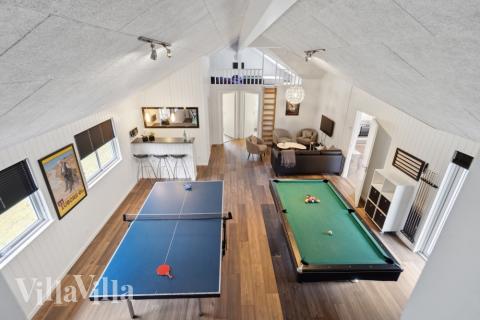 Aktivitätsraum im Luxusferienhaus Nr. 351 mit 8 Schlafzimmern und Platz für 22 Gäste.