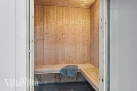 Genießen Sie die heiße Sauna im Luxusferienhaus Nr. 351 für 22 Personen