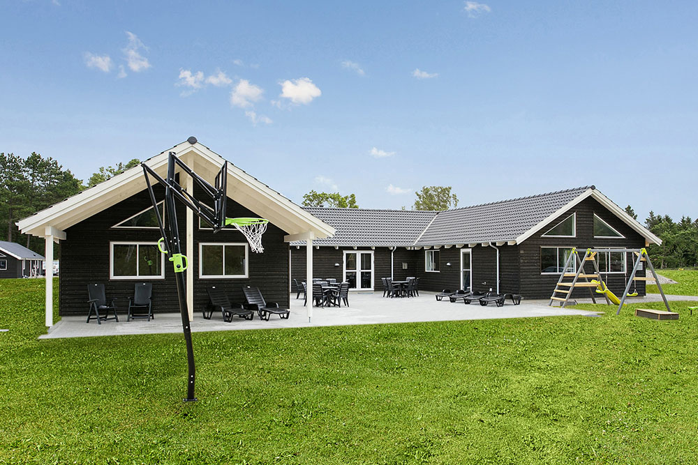 Dieses große Pool-Ferienhaus liegt im schönen Asserbo – zwischen Tisvildeleje und Liseleje. 