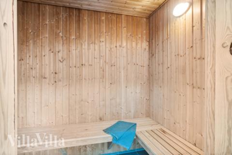 Genießen Sie die heiße Sauna im Luxusferienhaus Nr. 350 für 24 Personen