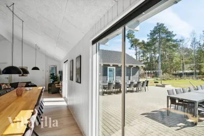 Luxusferienhaus Nr. 350 mit Innenpool und Kamin für 24 Gäste in Asserbo Liseleje an der Nordküste Seelands, Dänemark
