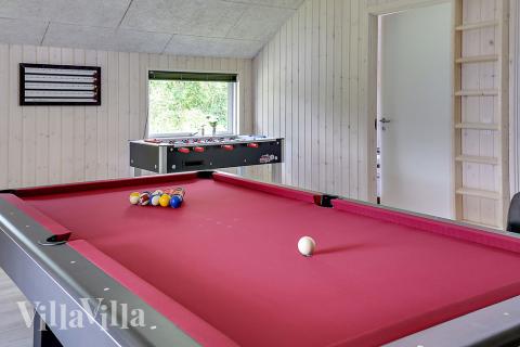 Aktivitätsraum im Luxusferienhaus Nr. 349 mit 5 Schlafzimmern und Platz für 14 Gäste.