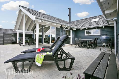 Das Luxusferienhaus Nr. 353 hat eine tolle Terrasse, die mit hochwertigen Gartenmöbeln für 14 Personen ausgestattet ist.