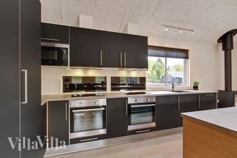 Die Küche in dem Luxusferienhaus Nr. 356 ist so gut ausgestattet, dass man problemlos Mahlzeiten für 20 Personen zubereiten kann.