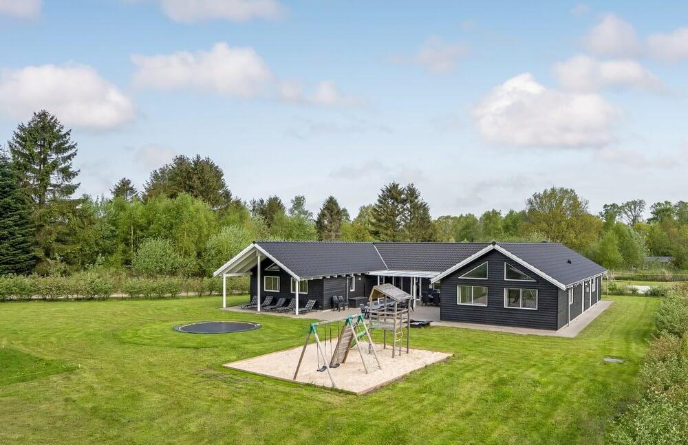 Dieses schöne Poolhaus Nr. 356 mit Platz für 20 Personen liegt in Ostjütland
