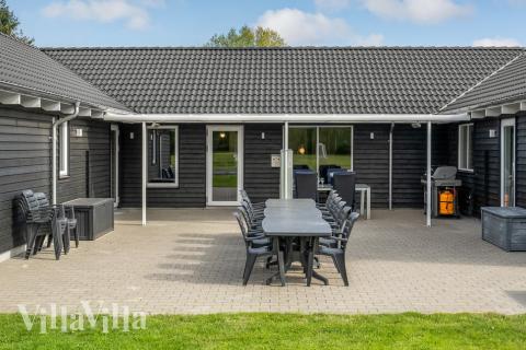 Auf der Terrasse des Ferienhauses Nr. 356 ist Platz für 20 Personen.