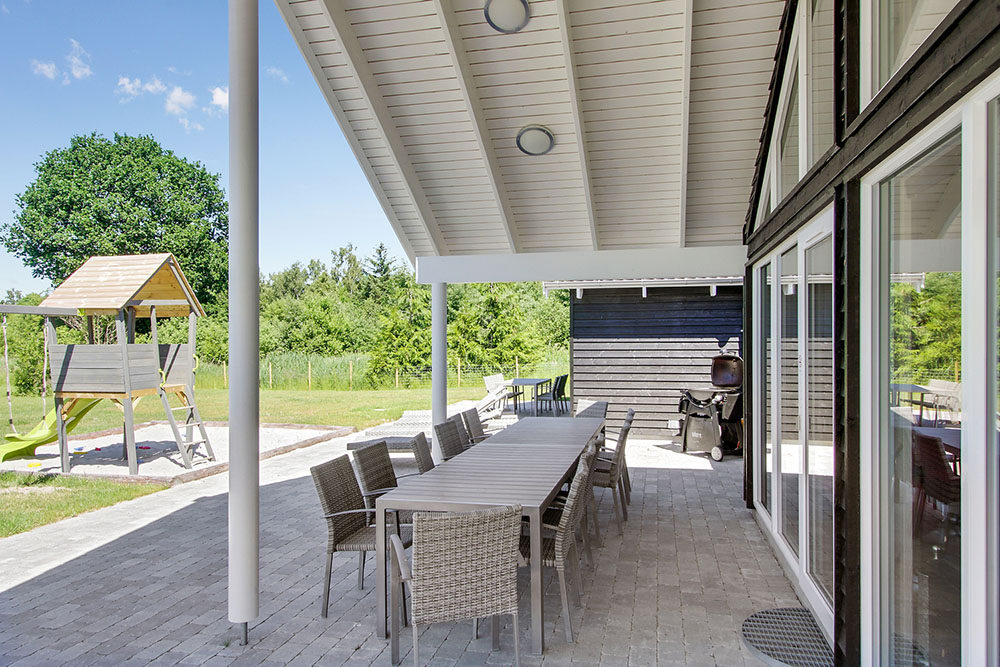Das Luxusferienhaus Nr. 358 hat eine tolle Terrasse, die mit hochwertigen Gartenmöbeln für 18 Personen ausgestattet ist.