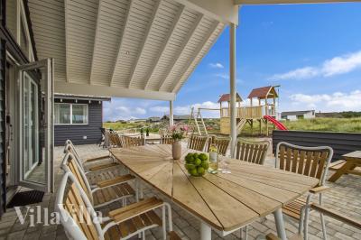 Das Luxusferienhaus Nr. 357 hat eine tolle Terrasse, die mit hochwertigen Gartenmöbeln für 18 Personen ausgestattet ist.