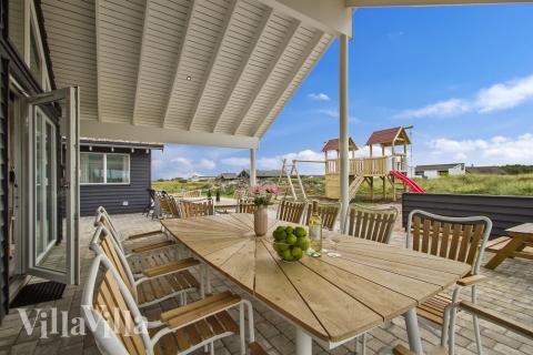 Das Luxusferienhaus Nr. 357 hat eine tolle Terrasse, die mit hochwertigen Gartenmöbeln für 18 Personen ausgestattet ist.