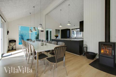 Aufenthaltsraum mit Platz für 18 im Luxusferienhaus Nr. 361.