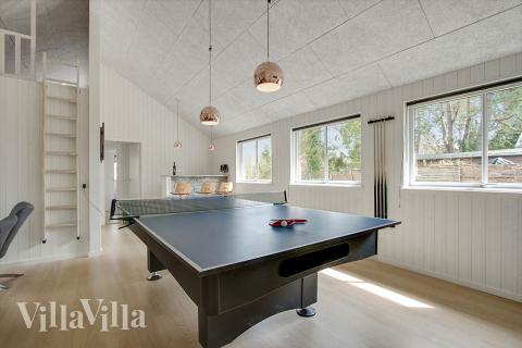 Neben den vielen schönen Stunden, die man im Poolbereich des Hauses verbringen kann, bietet das Luxusferienhaus 361 auch Spielevergnügen bei Billard/Tischtennis und Darts