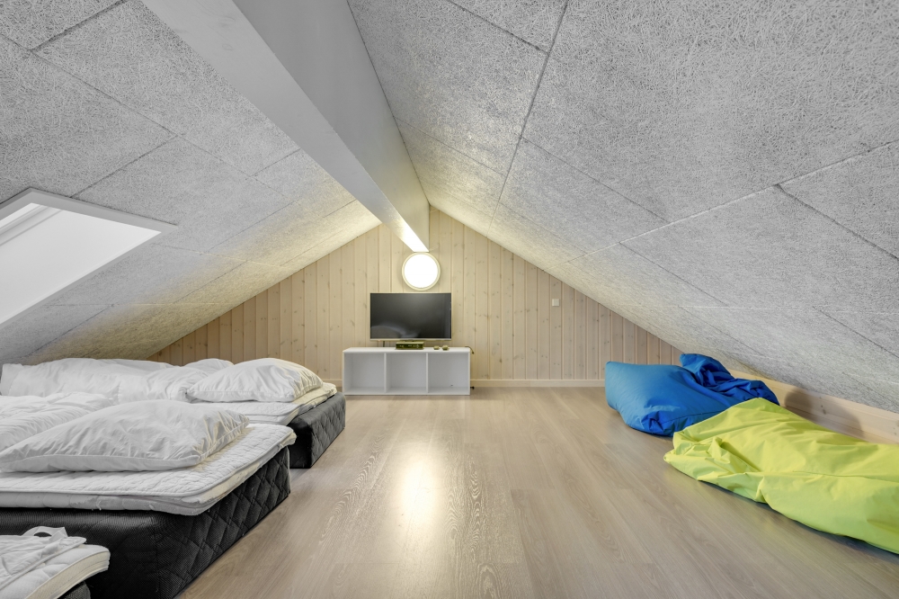 Einige der 24 Schlafgelegenheiten befinden sich im Luxusferienhaus Nr. 362 auf dem ausgebauten Dachboden