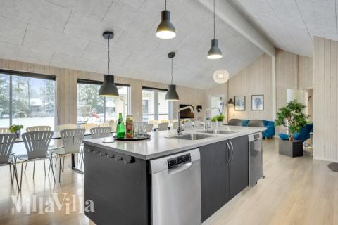 Die Küche in dem Luxusferienhaus Nr. 362 ist so gut ausgestattet, dass man problemlos Mahlzeiten für 24 Personen zubereiten kann.